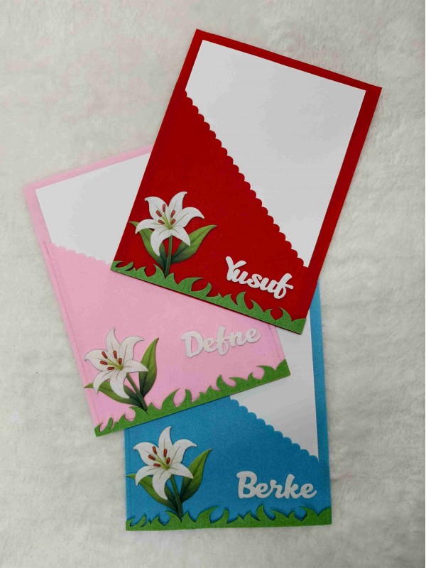Beyaz Zambak Figürlü Keçe Karne Kılıfı…