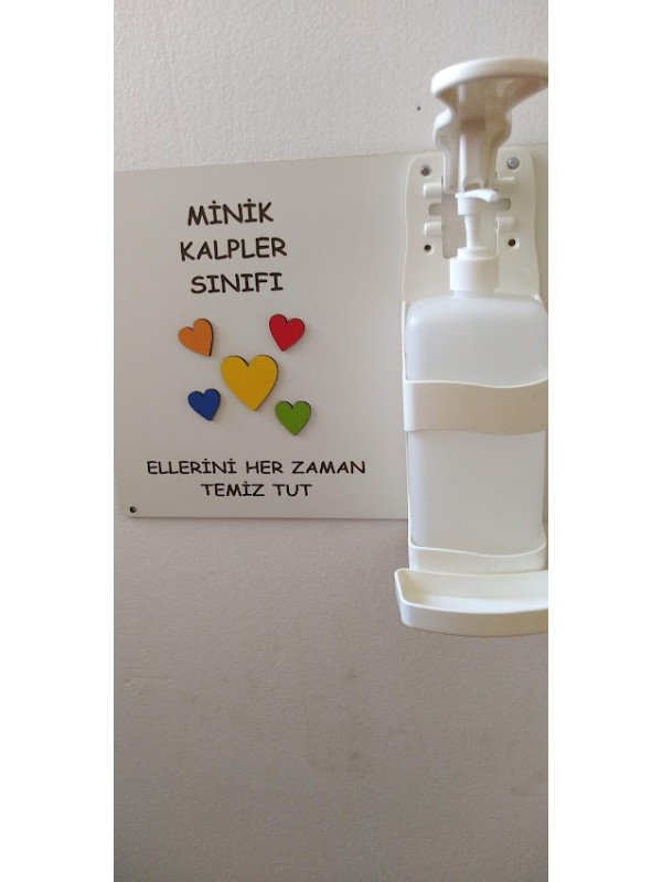 Ahşap Dezenfektan Panosu - Minik Kalpler Figürlü…